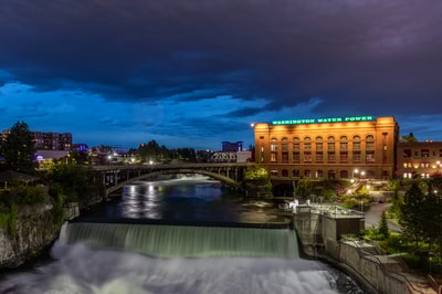 Brown concrete building in Spokane WA