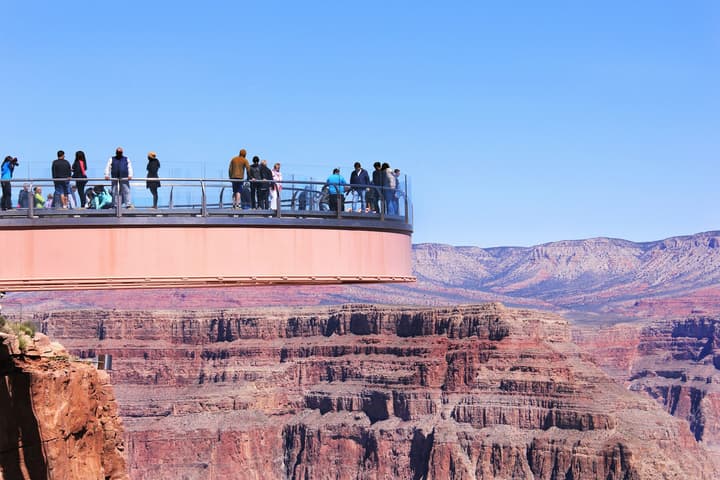Peope at the Grand Canyon